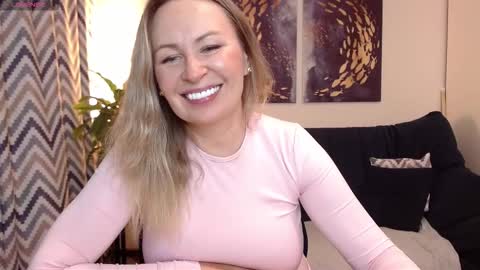 Vivian online show from November 7, 4:51 pm