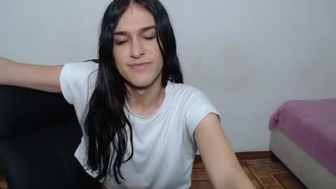Snapshot of vivianalatin chatting on June 25, 12:09 pm instagram Viviana73215 online show from June 25, 12:09 pm