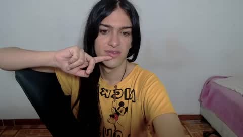 Snapshot of vivianalatin chatting on July 1, 2:07 pm instagram Viviana73215 online show from July 1, 2:07 pm
