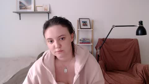 Snapshot of vivianmarble chatting on July 19, 11:25 am Lela online show from July 19, 11:25 am