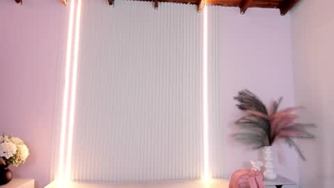 vivianowen9 online show from February 14, 11:40 am