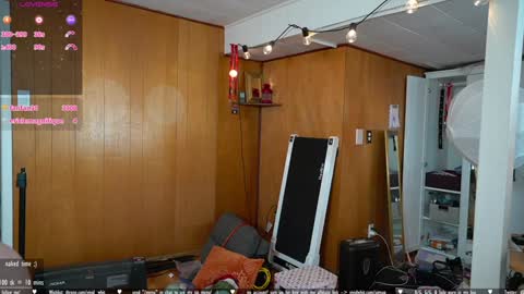 Snapshot of vivid_whit chatting on March 2, 8:59 pm Whitney online show from March 2, 8:59 pm