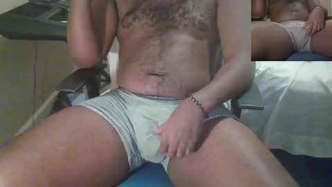 Snapshot of vividerblock45 chatting on December 20, 3:14 am youngbbc538 online show from December 20, 3:14 am