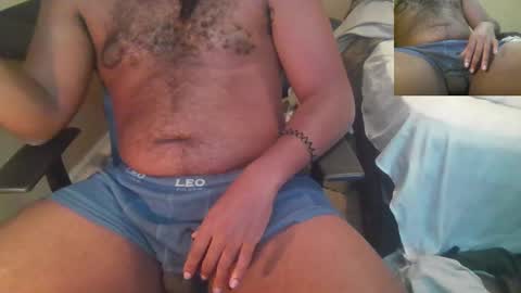 Snapshot of vividerblock45 chatting on December 21, 6:55 pm youngbbc538 online show from December 21, 6:55 pm