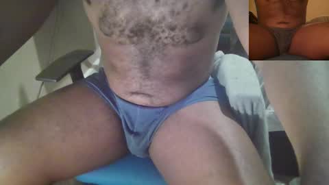 Snapshot of vividerblock45 chatting on December 30, 10:55 pm youngbbc538 online show from December 30, 10:55 pm