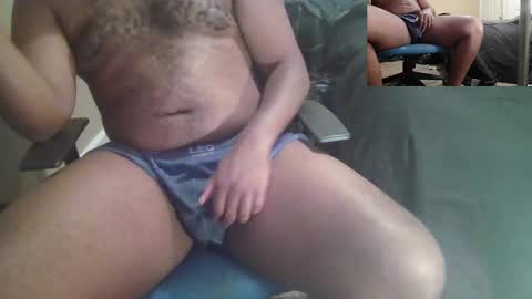 Snapshot of vividerblock45 chatting on September 19, 4:03 am youngbbc538 online show from September 19, 4:03 am