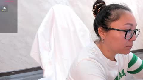 Snapshot of vivien_montclair chatting on July 7, 6:47 am Vivien online show from July 7, 6:47 am