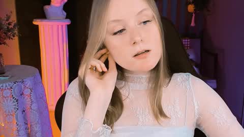 Vivien online show from February 5, 1:33 pm