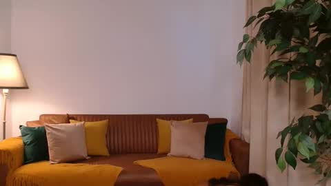 Snapshot of vivienneclement chatting on September 8, 3:55 pm Vivienne online show from September 8, 3:55 pm