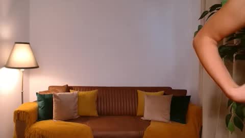 Snapshot of vivienneclement chatting on September 14, 3:55 pm Vivienne online show from September 14, 3:55 pm