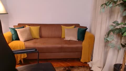 Snapshot of vivienneclement chatting on November 2, 5:15 pm Vivienne online show from November 2, 5:15 pm