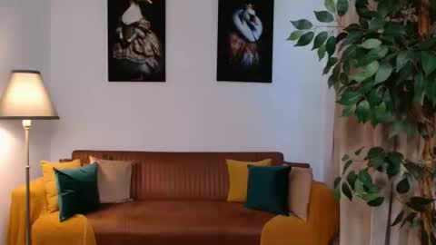 Snapshot of vivienneclement chatting on June 9, 4:07 pm Vivienne online show from June 9, 4:07 pm