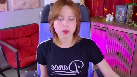 Snapshot of viviennehebert chatting on May 31, 6:53 am Vivienne online show from May 31, 6:53 am