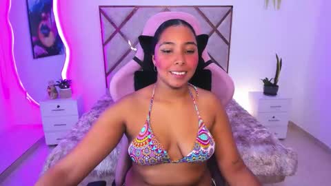 Snapshot of vivihoney69 chatting on March 14, 4:40 am vivi online show from March 14, 4:40 am