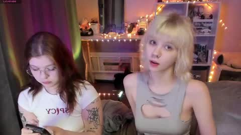 Snapshot of vivy_ chatting on May 20, 9:21 pm chatur babes online show from May 20, 9:21 pm