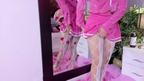 Vixen  online show from May 5, 11:18 am