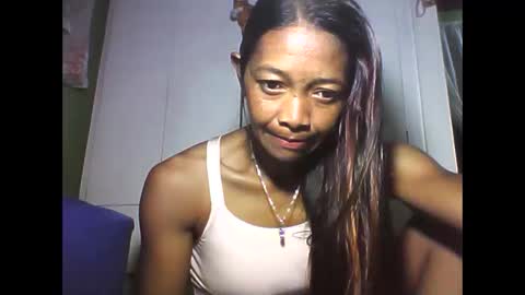 Snapshot of vixen_lina chatting on May 2, 1:43 am vixen_lina online show from May 2, 1:43 am
