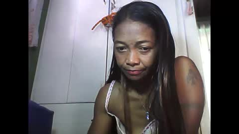 Snapshot of vixen_lina chatting on May 6, 6:41 am vixen_lina online show from May 6, 6:41 am