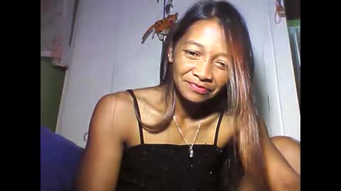 Snapshot of vixen_lina chatting on May 6, 6:46 pm vixen_lina online show from May 6, 6:46 pm