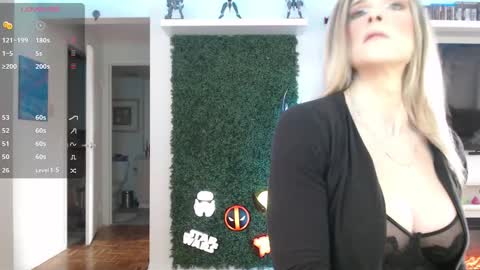 Vixen online show from November 2, 3:25 pm