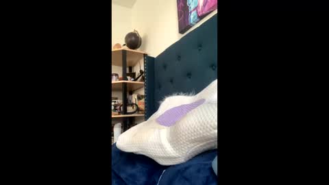 Snapshot of vixenblade chatting on December 18, 12:17 am vixenblade online show from December 18, 12:17 am