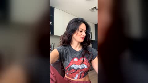 Snapshot of vixenblade chatting on January 10, 10:14 pm vixenblade online show from January 10, 10:14 pm