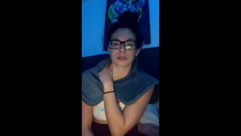 Snapshot of vixenblade chatting on February 20, 6:19 am vixenblade online show from February 20, 6:19 am