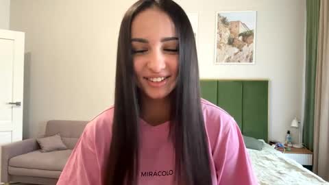 Snapshot of vixy_luna chatting on April 28, 1:27 pm Miss Mia online show from April 28, 1:27 pm