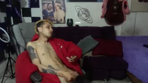 Snapshot of vl21cm chatting on February 5, 7:39 am vl21cm online show from February 5, 7:39 am