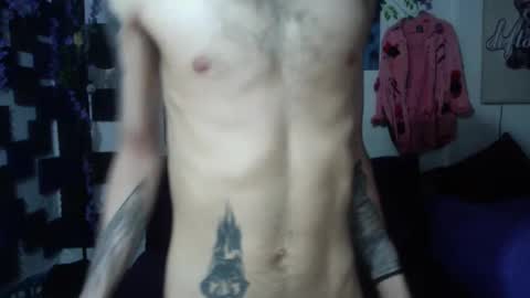 Snapshot of vl21cm chatting on February 27, 1:38 pm vl21cm online show from February 27, 1:38 pm