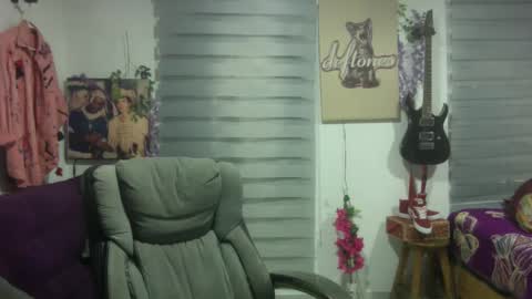 Snapshot of vl21cm chatting on September 20, 6:47 am vl21cm online show from September 20, 6:47 am