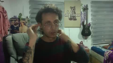 Snapshot of vl21cm chatting on October 26, 8:53 am vl21cm online show from October 26, 8:53 am