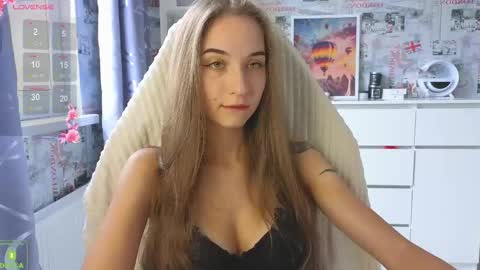 Snapshot of vlad1zy chatting on April 30, 11:05 am Vlada online show from April 30, 11:05 am