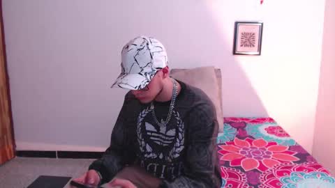 Snapshot of vlad__night chatting on February 19, 3:35 am Vlad online show from February 19, 3:35 am