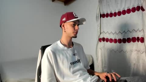 Snapshot of vlad__night chatting on April 21, 3:35 am Vlad online show from April 21, 3:35 am