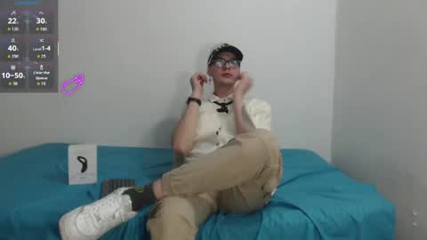 Snapshot of vlad__night chatting on April 23, 4:46 am Vlad online show from April 23, 4:46 am
