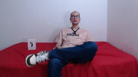 Snapshot of vlad__night chatting on April 26, 4:21 am Vlad online show from April 26, 4:21 am
