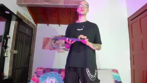Snapshot of vlad__night chatting on April 28, 3:44 am Vlad online show from April 28, 3:44 am