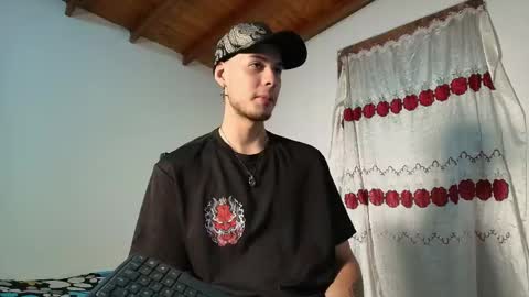 Snapshot of vlad__night chatting on May 22, 3:46 am Vlad online show from May 22, 3:46 am
