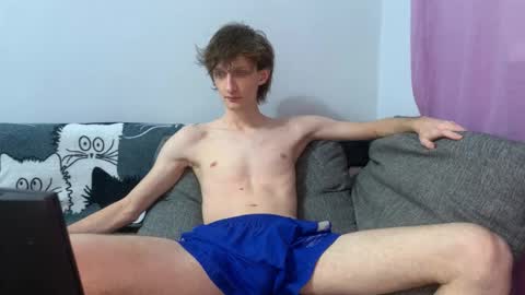 Snapshot of vlad_ggvldd chatting on February 9, 7:18 pm Vlad Dinovich online show from February 9, 7:18 pm