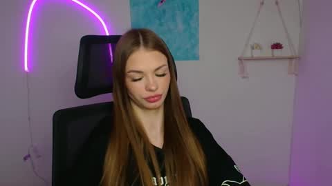 Snapshot of vladaseduction chatting on April 21, 11:27 am Vlada online show from April 21, 11:27 am