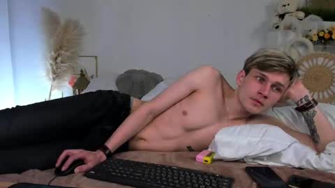 Snapshot of volan_starts chatting on February 21, 4:19 pm Dan online show from February 21, 4:19 pm