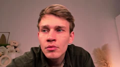 Snapshot of volan_starts chatting on March 1, 12:07 pm Dan online show from March 1, 12:07 pm