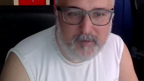 Snapshot of volpi72 chatting on June 18, 10:19 am volpi72 online show from June 18, 10:19 am