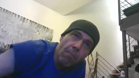 Snapshot of voyeuredeluxe chatting on February 3, 6:40 am voyeuredeluxe online show from February 3, 6:40 am