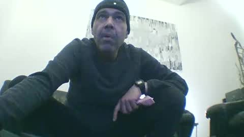 Snapshot of voyeuredeluxe chatting on February 16, 7:10 pm voyeuredeluxe online show from February 16, 7:10 pm