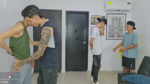 voyeurism_guys online show from May 11, 11:02 pm