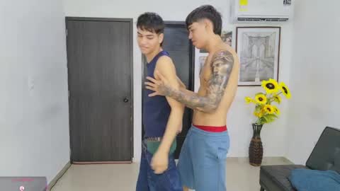 voyeurism_guys online show from May 25, 11:00 pm