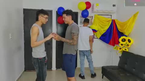 voyeurism_guys online show from July 8, 10:47 pm