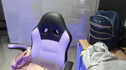 vr_099 online show from April 20, 6:31 pm